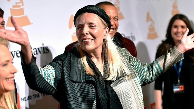 Joni Mitchell a annoncé qu'elle supprimerait sa musique de Spotify. Photo : AP